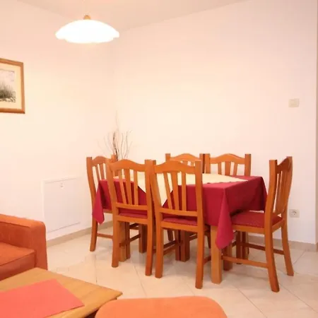 Apartment With A Parking Space - 7985