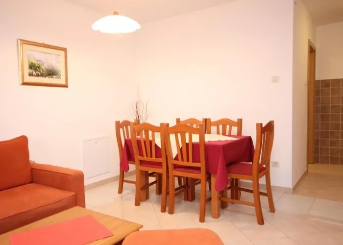 Appartamento With A Parking Space - 7985