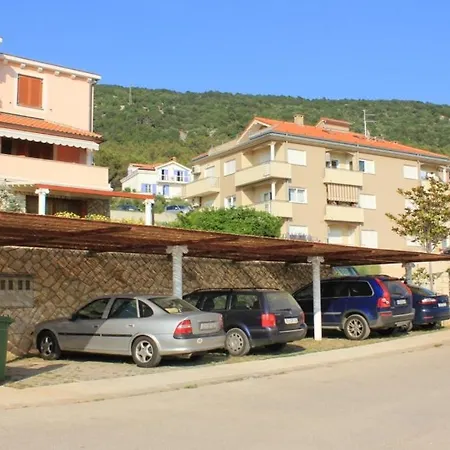 With A Parking Space - 7985 *